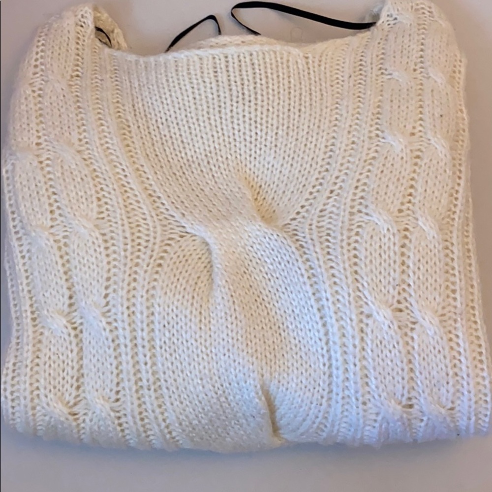 Perfect sweater for keeping Warm !